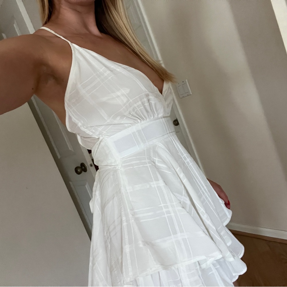 LF White flowy romper - Picture 3 of 11